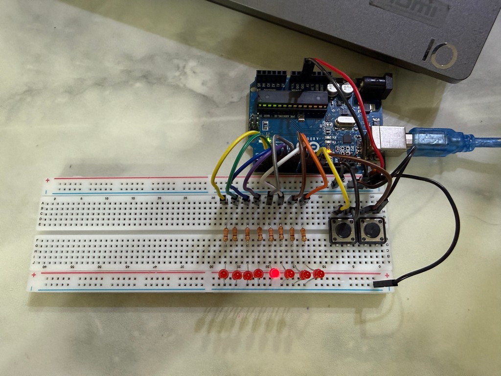 Arduino Uno R3 8 顆 LED 跑馬燈入門實作